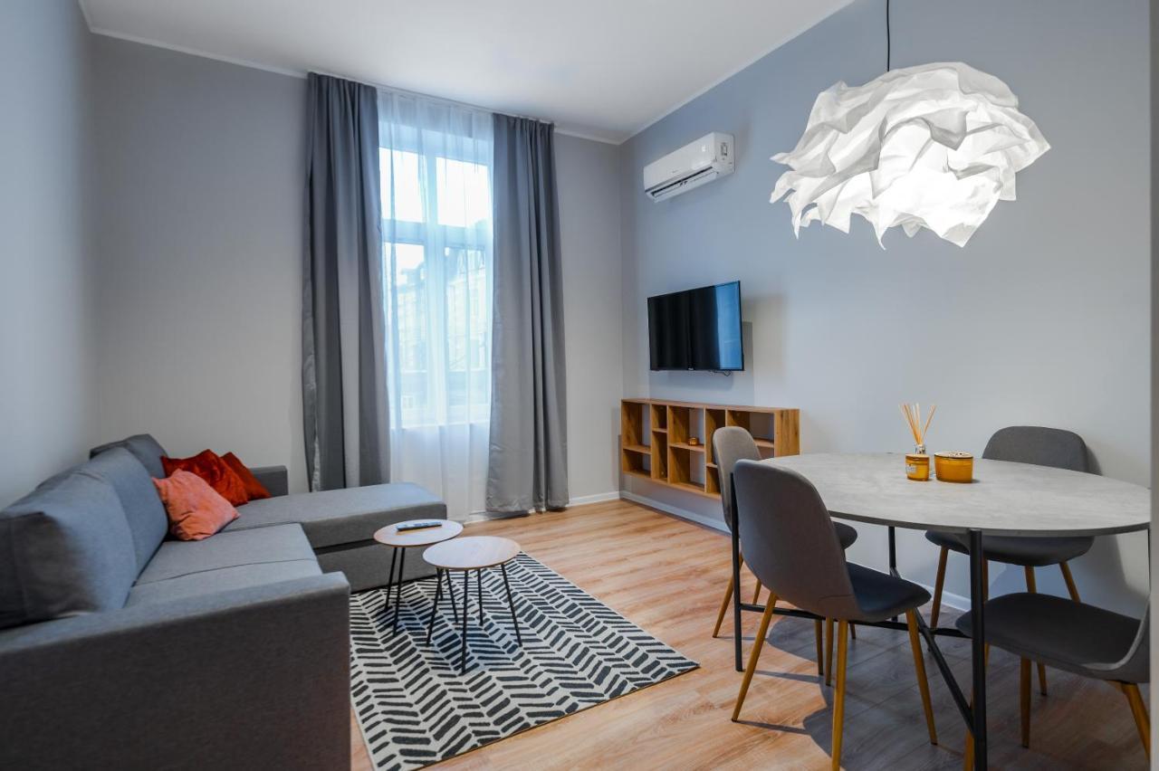 New Black & White - 2Bdr Apartment With Balcony София Экстерьер фото
