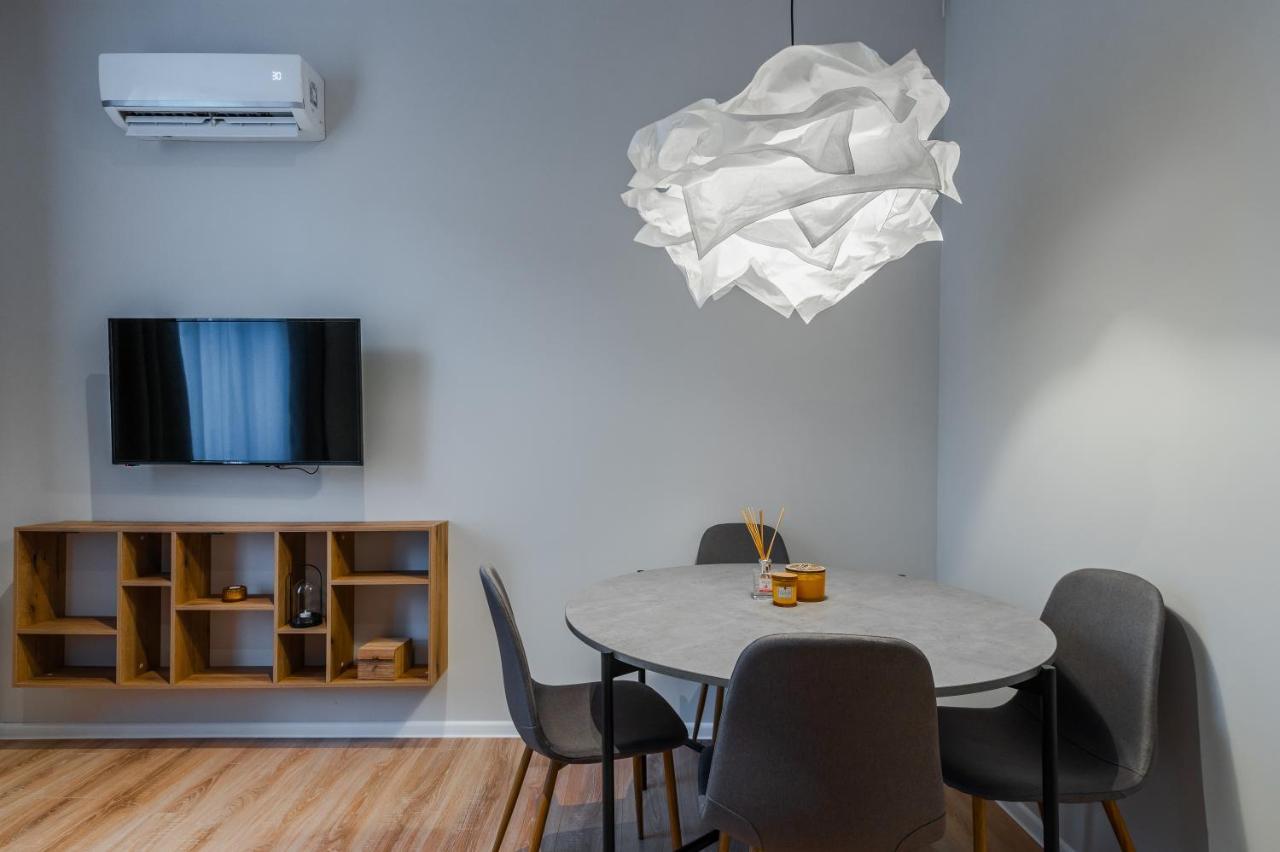 New Black & White - 2Bdr Apartment With Balcony София Экстерьер фото