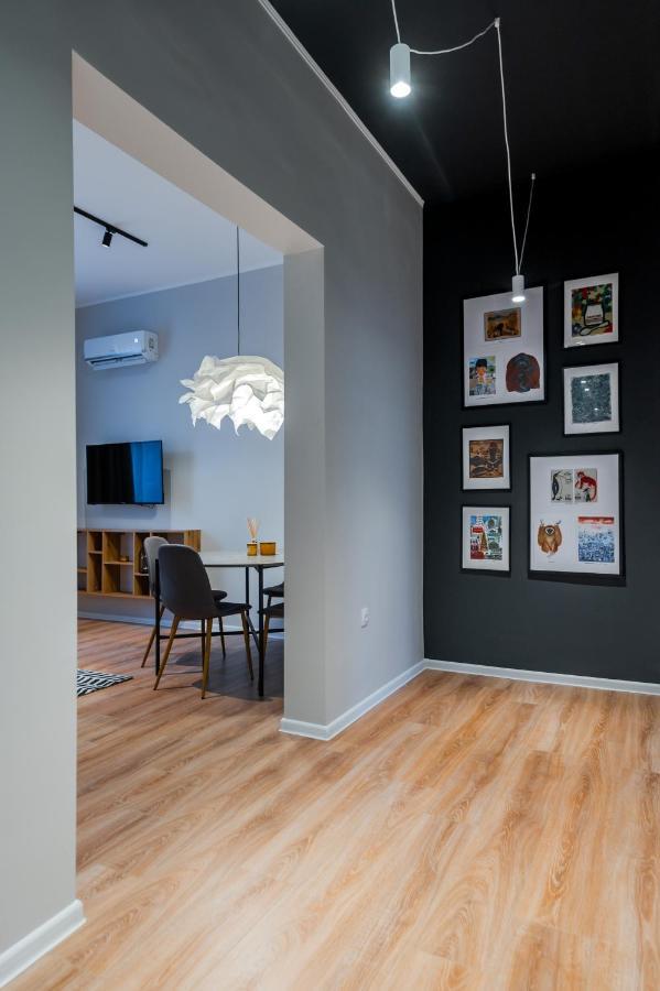 New Black & White - 2Bdr Apartment With Balcony София Экстерьер фото